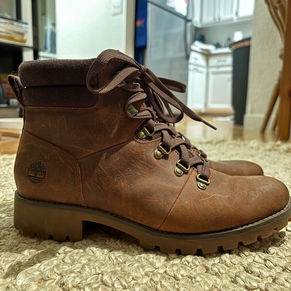Timberland Women’s Lace Up Boots Size 9